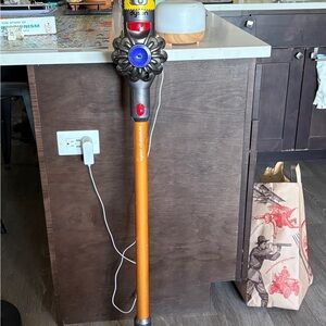 Dyson V8 absolute vaccum